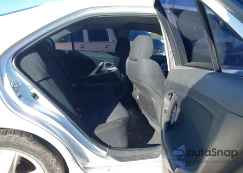 2010 Toyota Camry Se z USA, uszkodzony, nr VIN 4T1BF3EK1AU513170